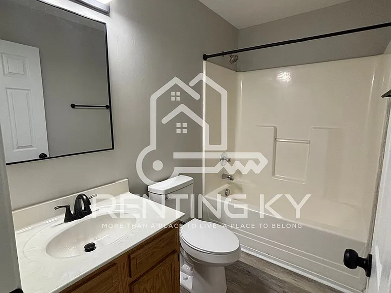 1414 Westwood Dr — Photo 8