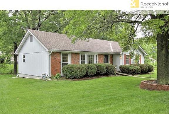 3rd image of 9011 Carter Cir