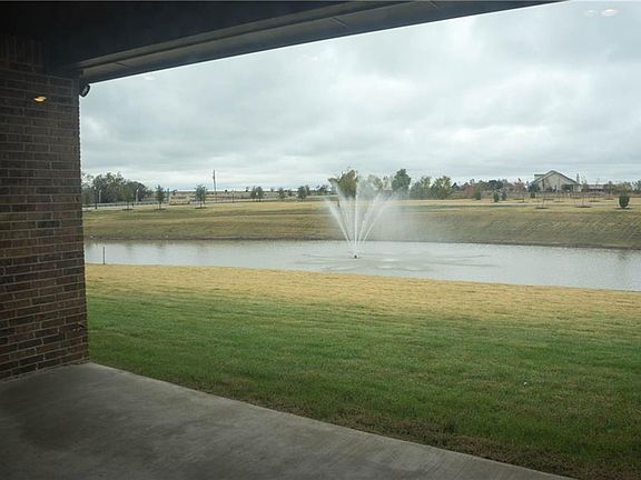 3rd image of 906 Saint Matthew Cir
