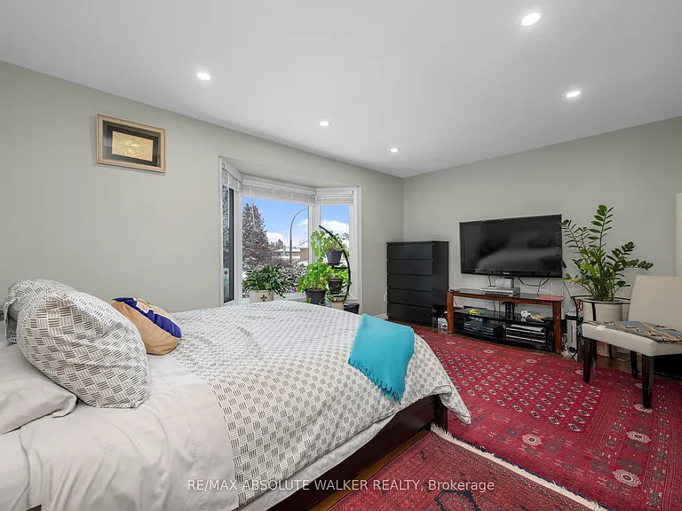 1849 Montereau Ave — Photo 20
