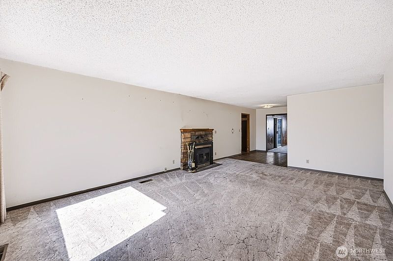 4th image of 617 I St SW