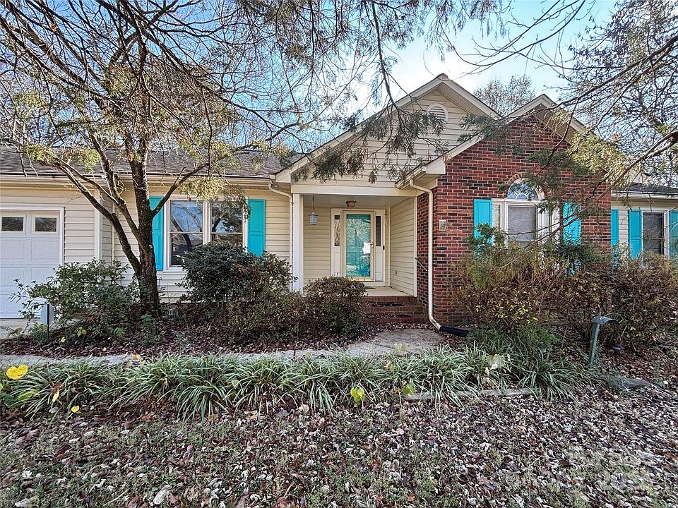 1st image of 2645 Saddlewood Cir SW