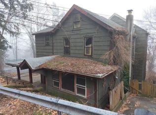 1658 Howard St, Peekskill, NY 10566