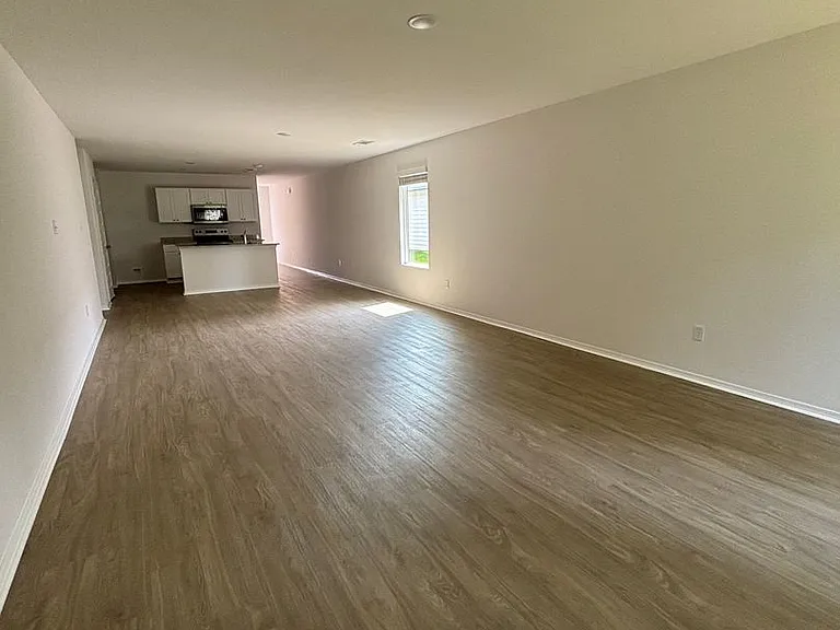 350 Moonlight Graham Blvd — Photo 17
