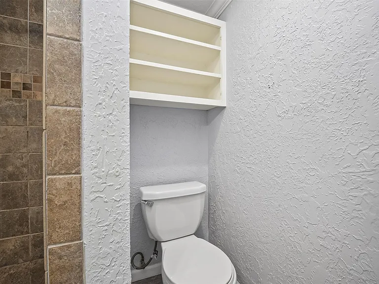 8103 Oak Moss Dr — Photo 33