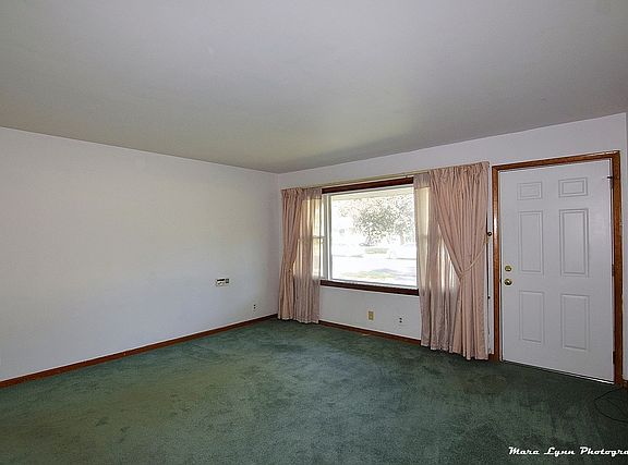 2nd image of 1528 W Illinois Ave