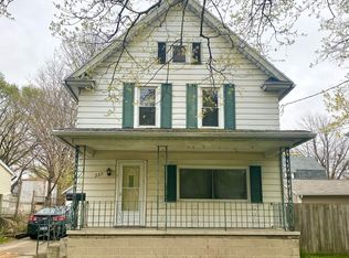 227 Lathrop St, Lansing, MI 48912