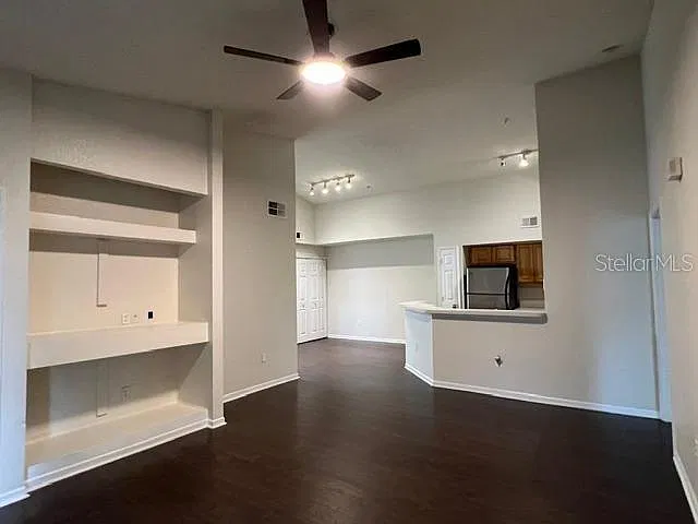 2 bed, 2.0 bath, 1044 sqft, $1,795 — Photo 4