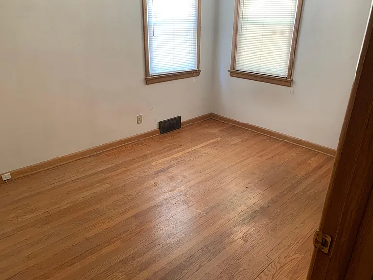 2115 Dresden Ave — Photo 4
