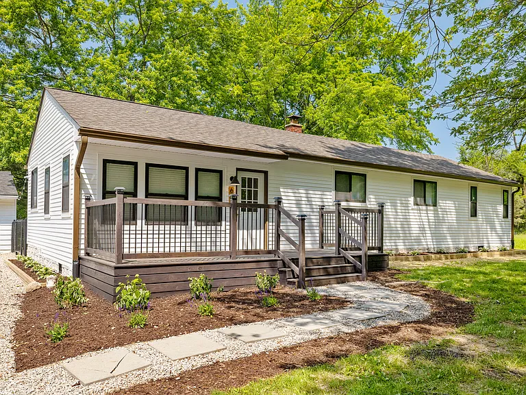 665 E Ridge Rd — Photo 34