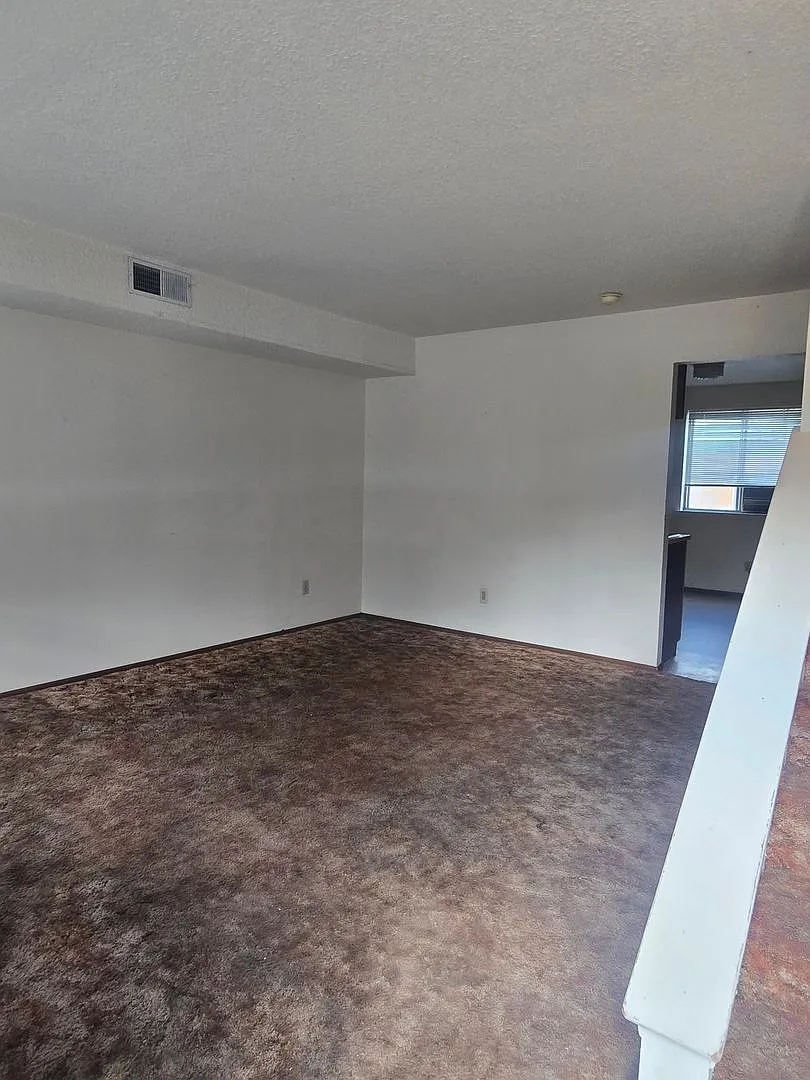 2510 Lee Ave — Photo 2