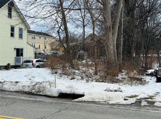 Between 229 and 231 Westchester Avenue, Buchanan, NY 10511