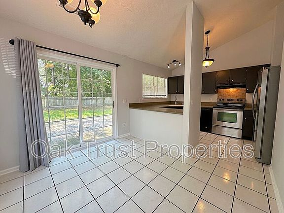 3rd image of 104 Saint Benets Pl