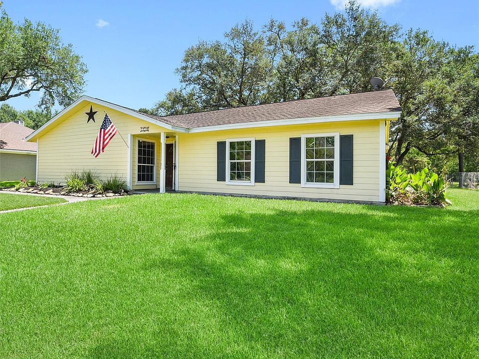 1st image of 329 Dawn Hill Dr