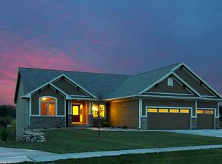 4460 169th St, Clive, IA 50325