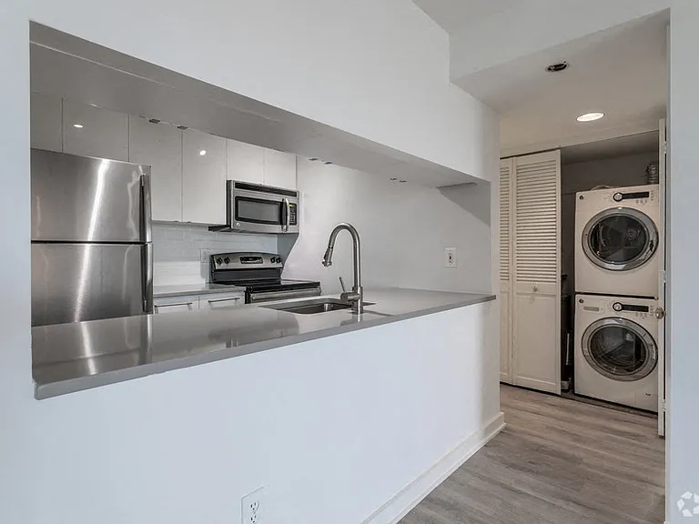 The Remington Apartments — Photo 20