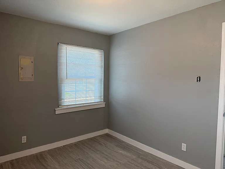 2502 Normont Cir — Photo 6