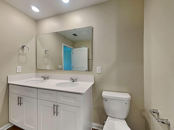 2nd image of 1054 Caitlin Loop #1