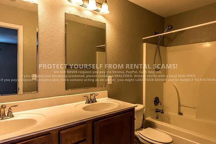 1137 S Holland Dr — Photo 6