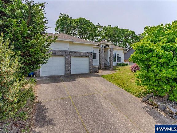 3rd image of 1689 Cinnamon Hill Dr SE