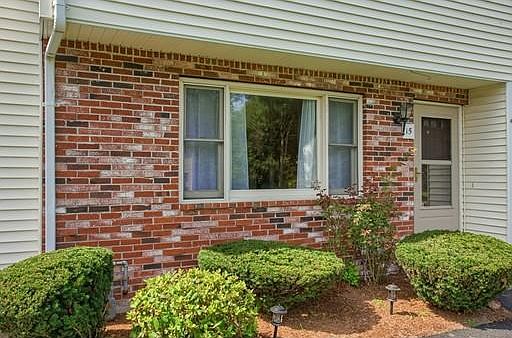 2nd image of 15 Buena Vista Dr