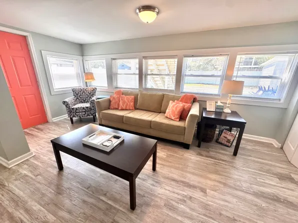 219 NE 64th St, Oak Island, NC 28465