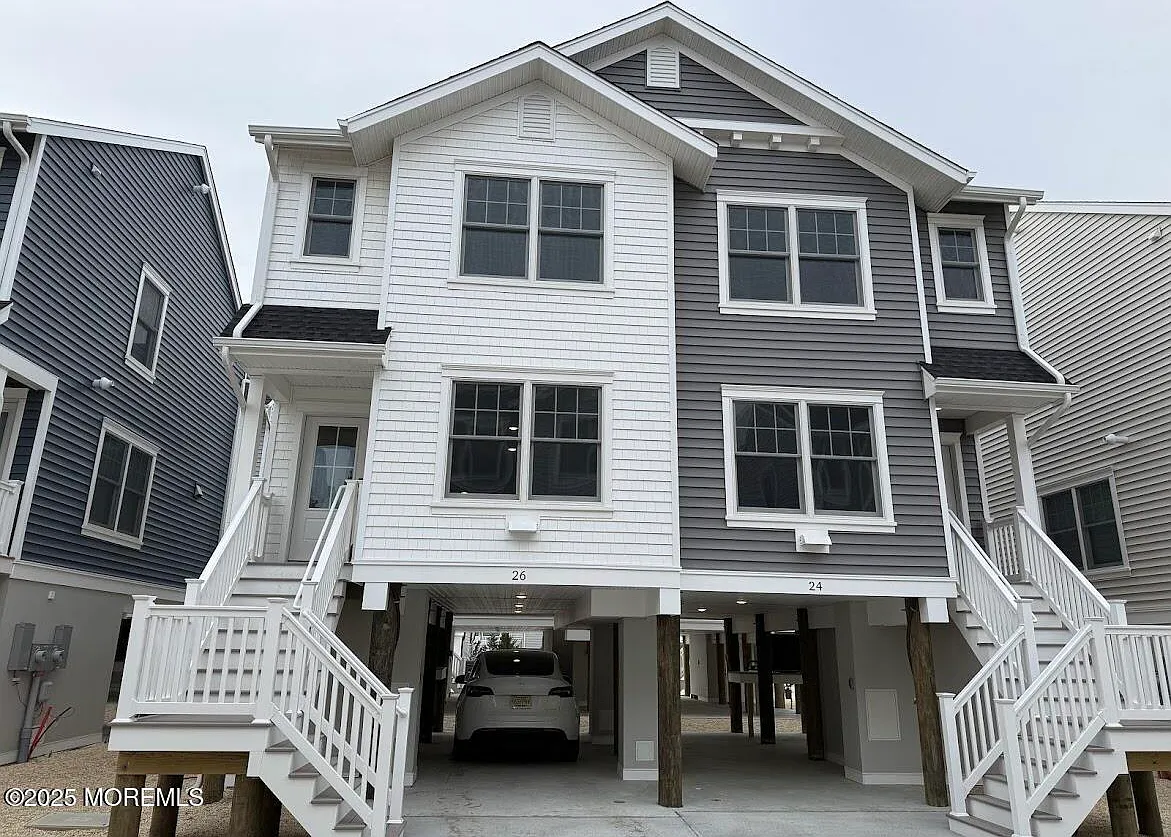 3 bed, 2.5 bath, $4,500 — Photo 1