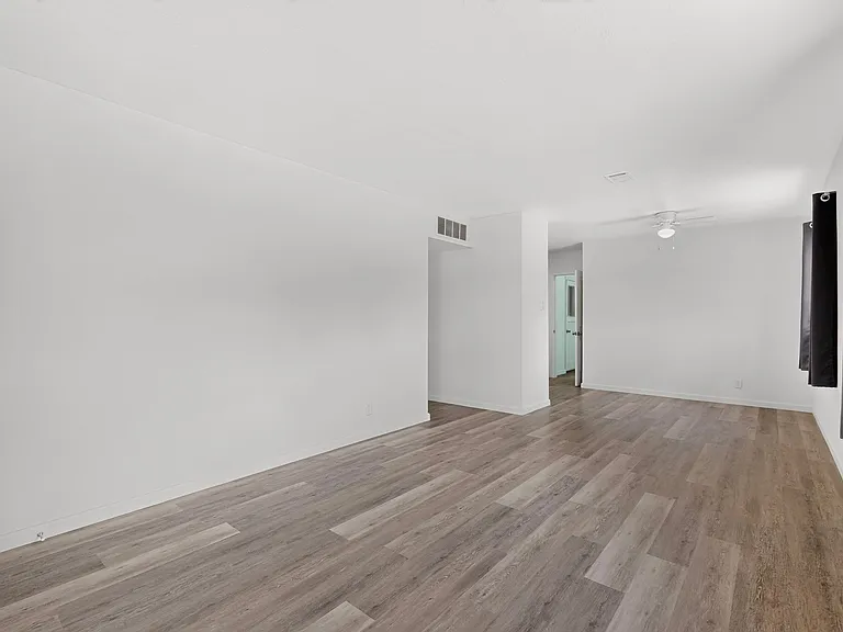 8715 Menaul Blvd NE — Photo 6
