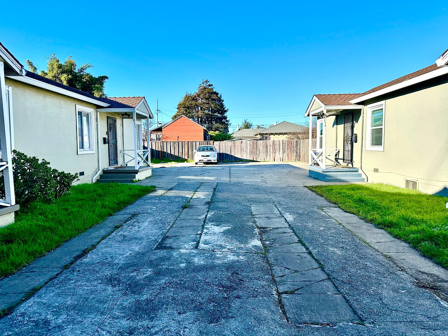 2 bed, 650 sqft, $2,500 — Photo 2