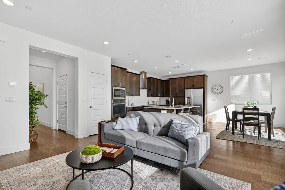 3 bed, 2.5 bath, 1815 sqft, $4,950 — Photo 3