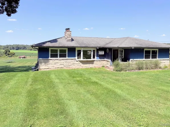 8494 Marsh Rd, Plainwell, MI 49080