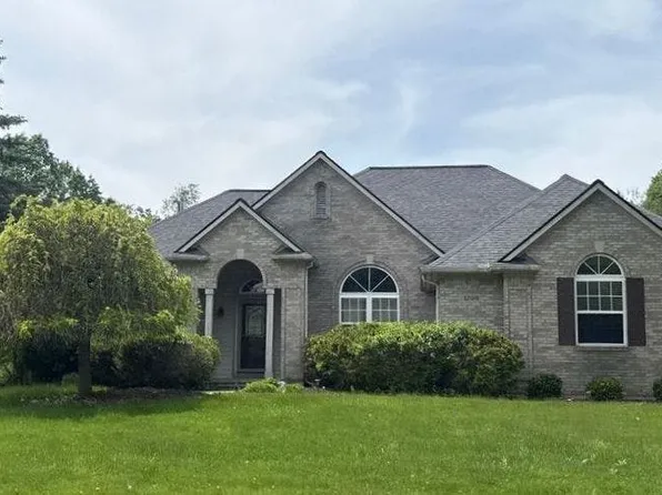 1298 Waterways Dr, Ann Arbor, MI 48108