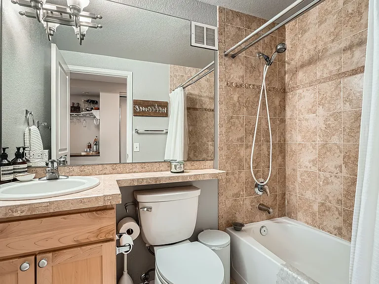 1150 Vine St #1006 — Photo 12