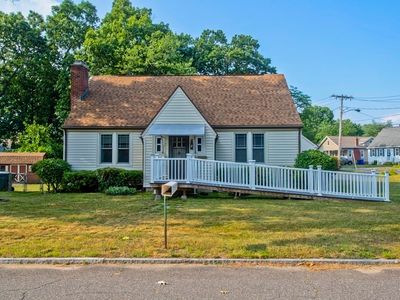 42 Rollins St, Springfield, MA, 01109