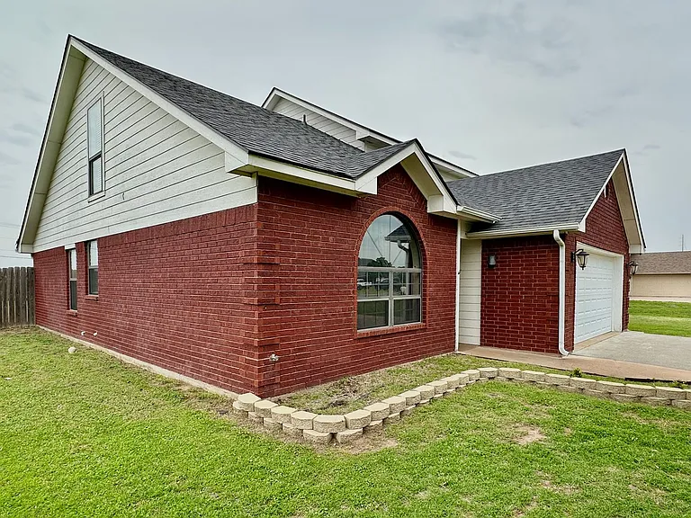 4 NW Havenshire Cir — Photo 3