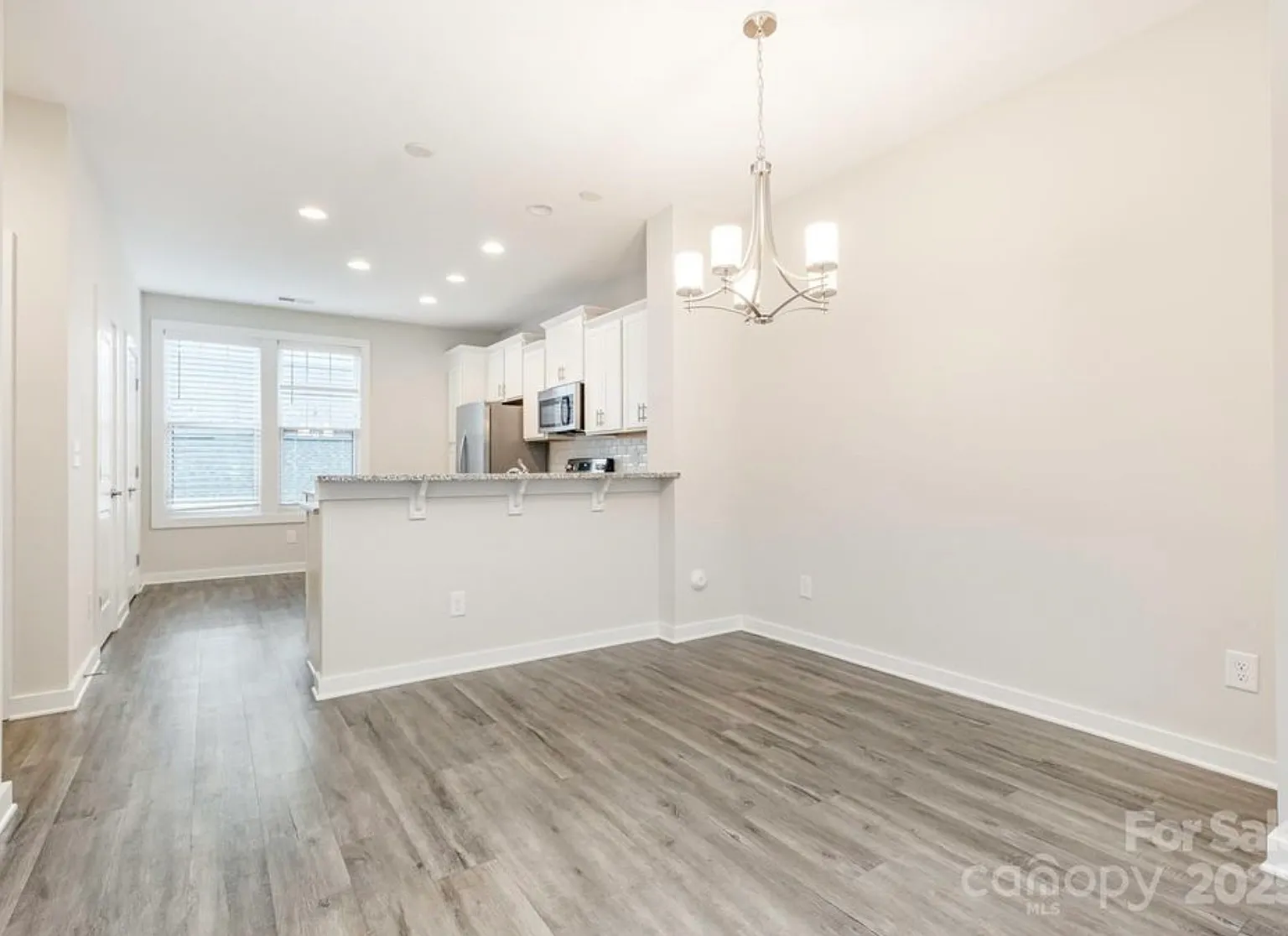 2 bed, 1657 sqft, $1,800 — Photo 4