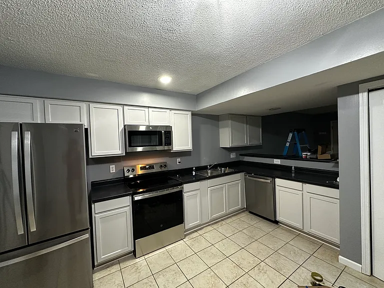 3389 S Oaklawn Cir — Photo 1