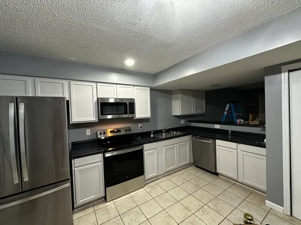 3389 S Oaklawn Cir, Bloomington, IN 47401
