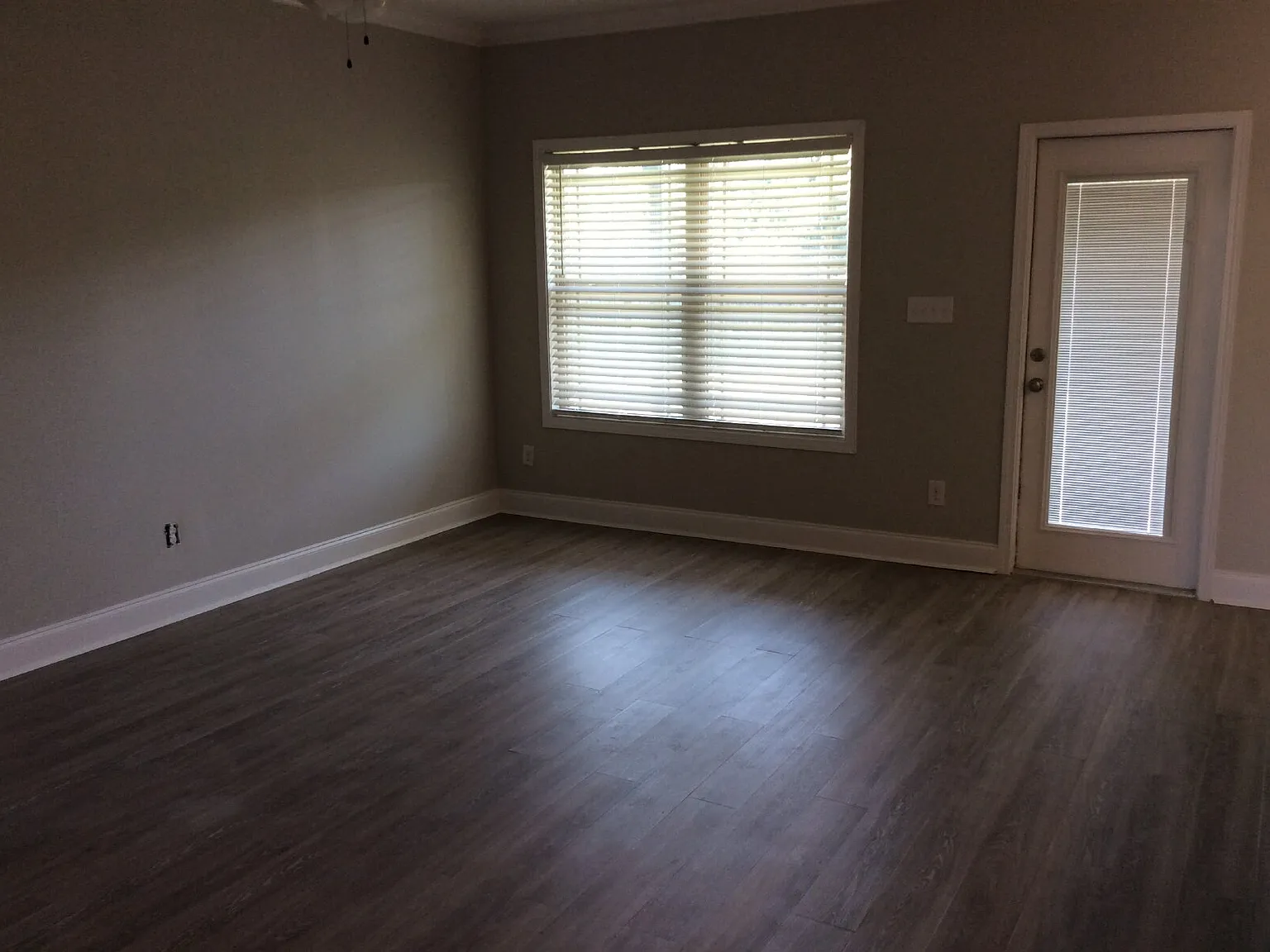4 bed, 2.0 bath, $1,945 — Photo 2