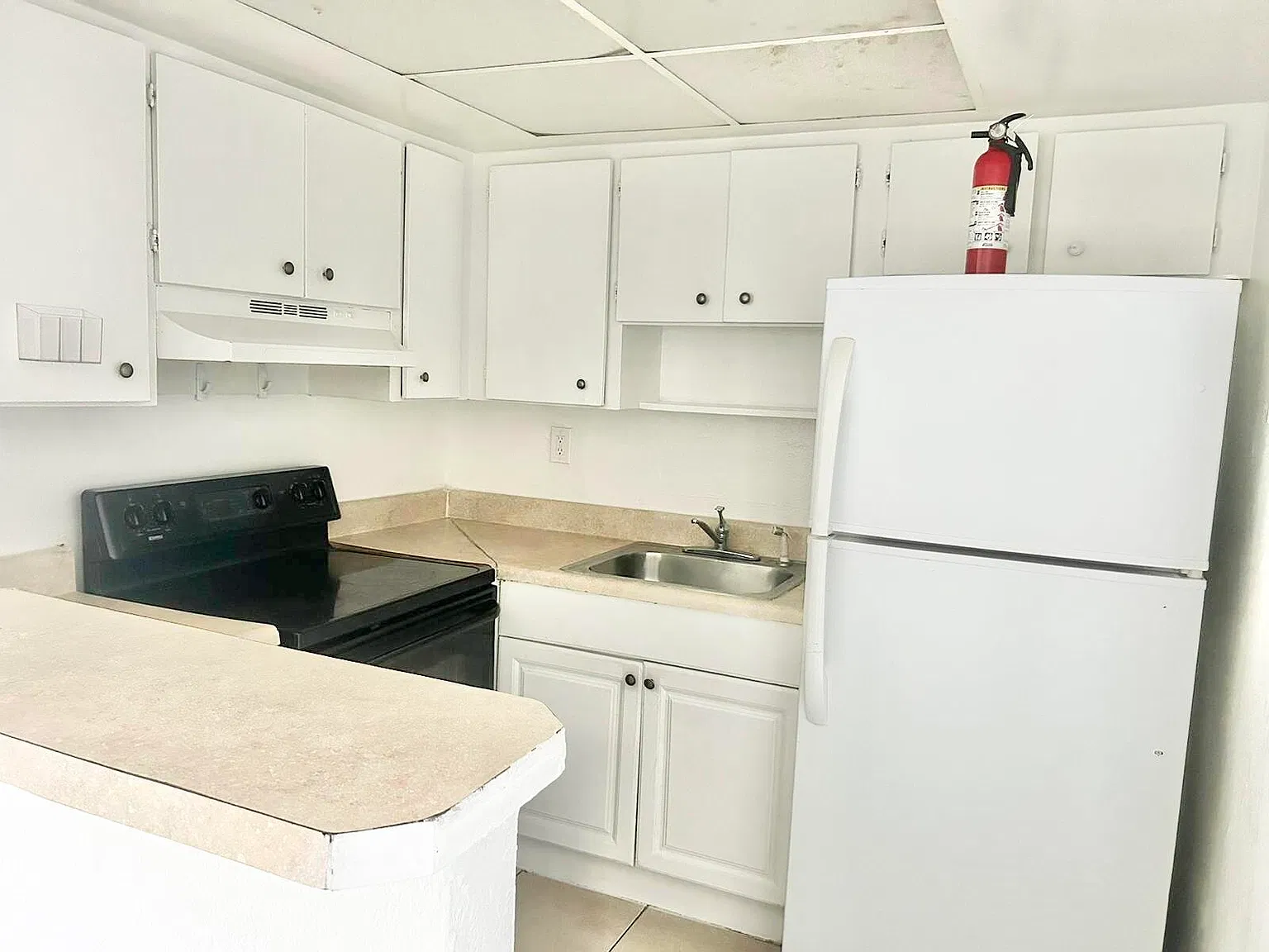 2 bed, 1.0 bath, 3233 sqft, $1,650 — Photo 2