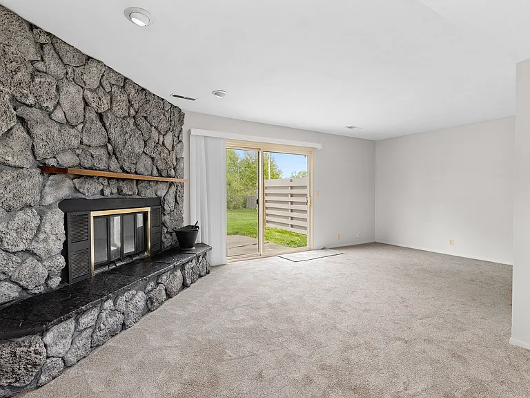 6205-6207 N Northmoor Ct — Photo 34