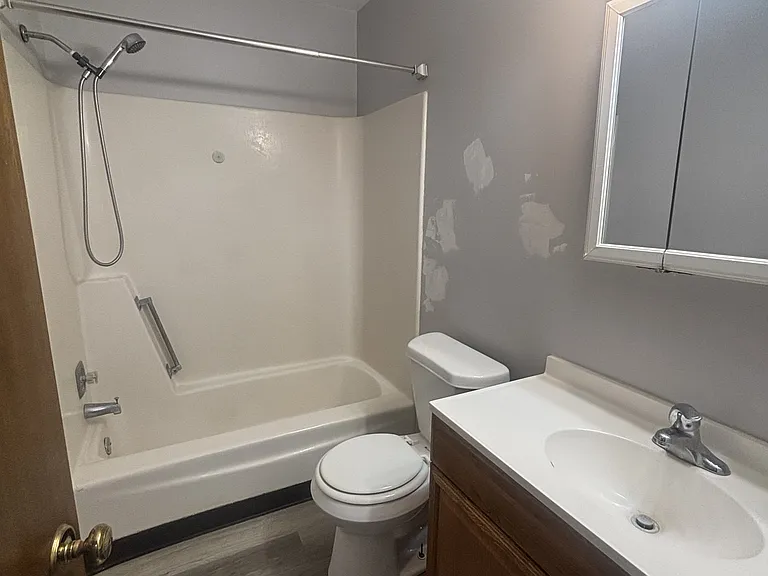 601 Lakeview Dr — Photo 6