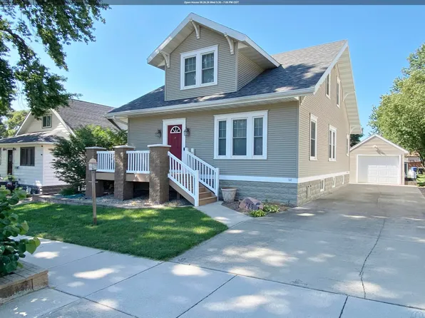 715 1st St SE, Le Mars, IA 51031