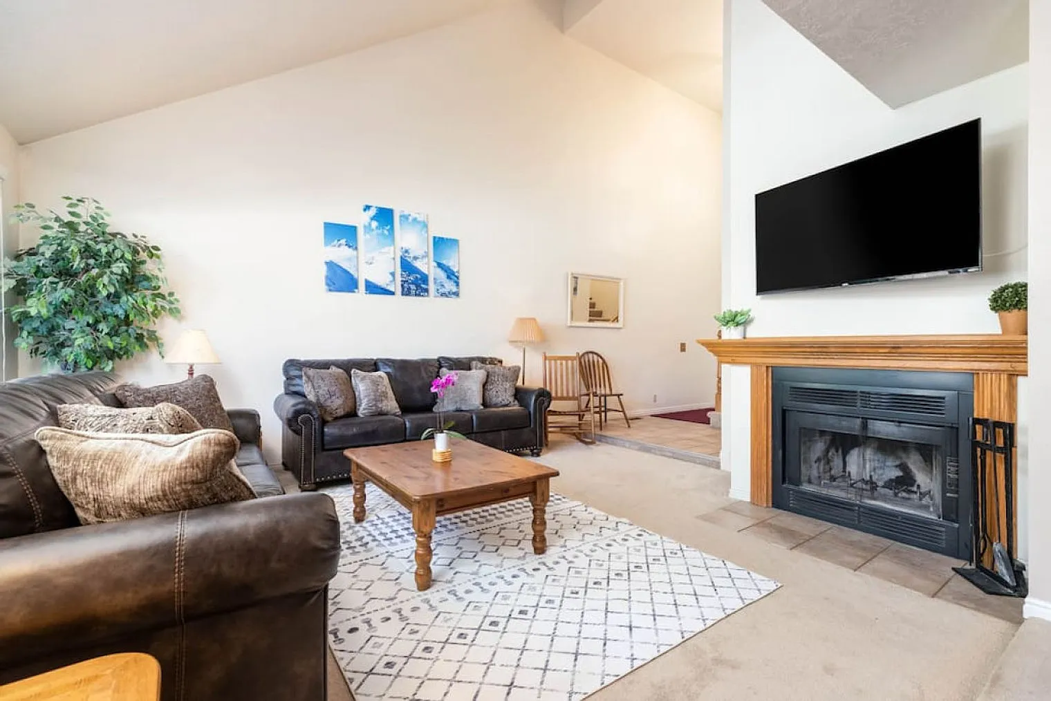 4 bed, 3.0 bath, $6,123 — Photo 3