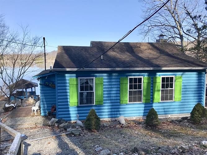 1st image of 52 Lakeside Dr