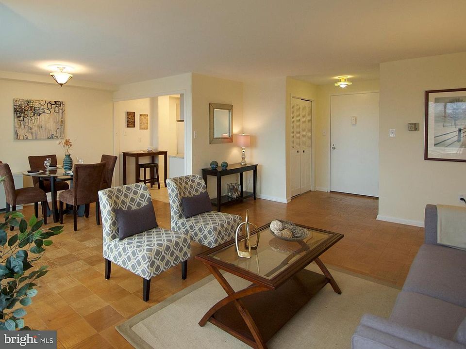 1st image of 10201 Grosvenor Pl APT 1404