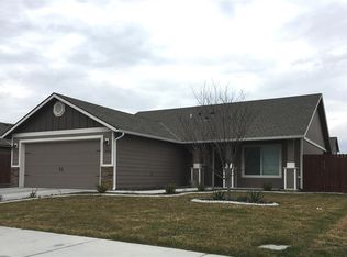 3818 Estrella Dr, Pasco, WA 99301