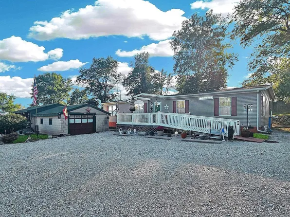 1015 W 4th St, Bicknell, IN 47512