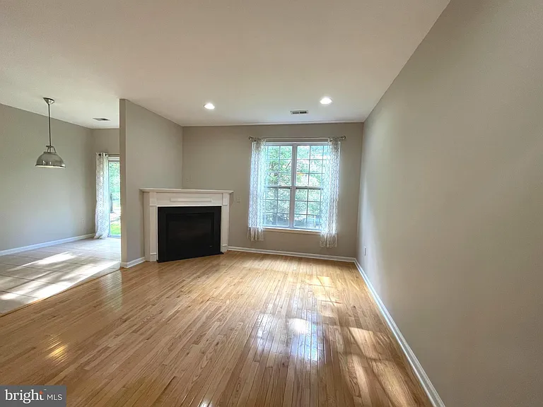 36 Hoover Ave — Photo 6