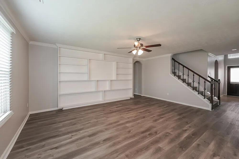 4 bed, 2.5 bath, 2200 sqft, $2,210 — Photo 4